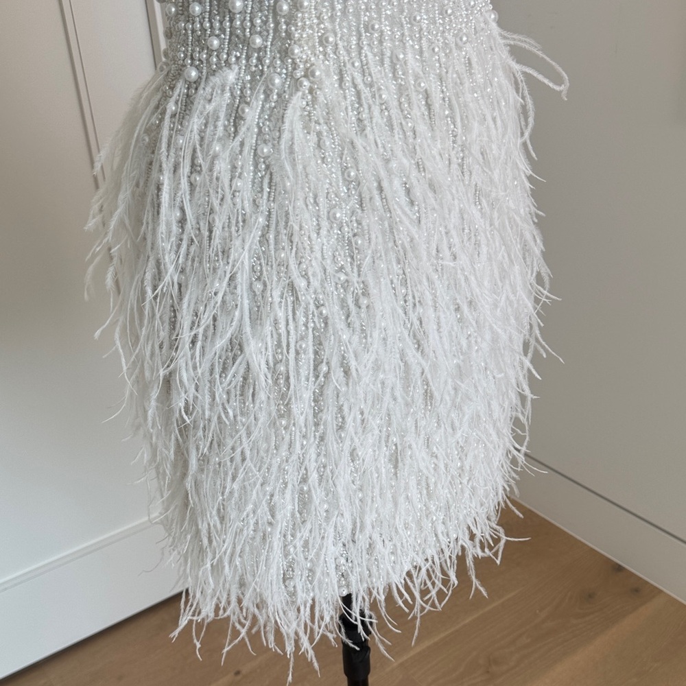 Excellent photo shoot dress or bridal event for the bride - Picture 9 of 9